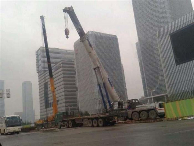 华容区25吨吊车能吊多重设备？